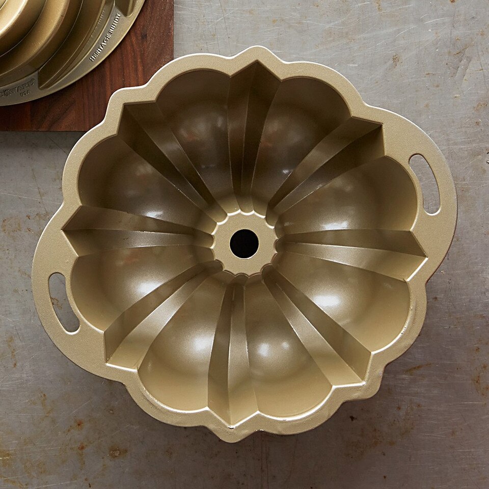 Nordic Ware Anniversary Bundt® Pan Williams Sonoma Australia